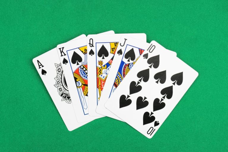 Is Playing Cards a Sin in Christianity? (what the bible says)